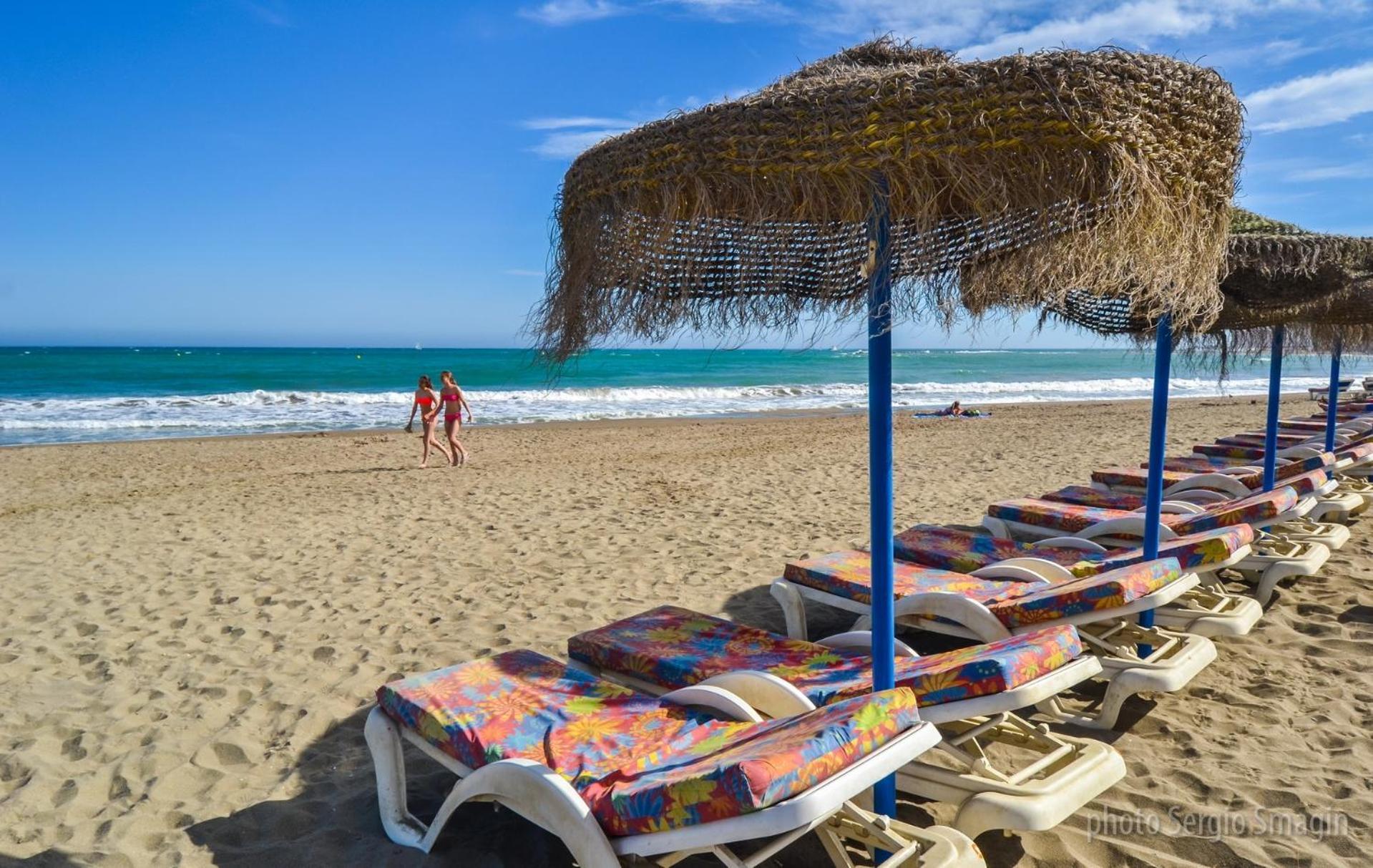 Benalbeach 1010 - Vista Al Mar - Piscina Todo El Ano - Primera Linea De Playa ベナルマデナ エクステリア 写真