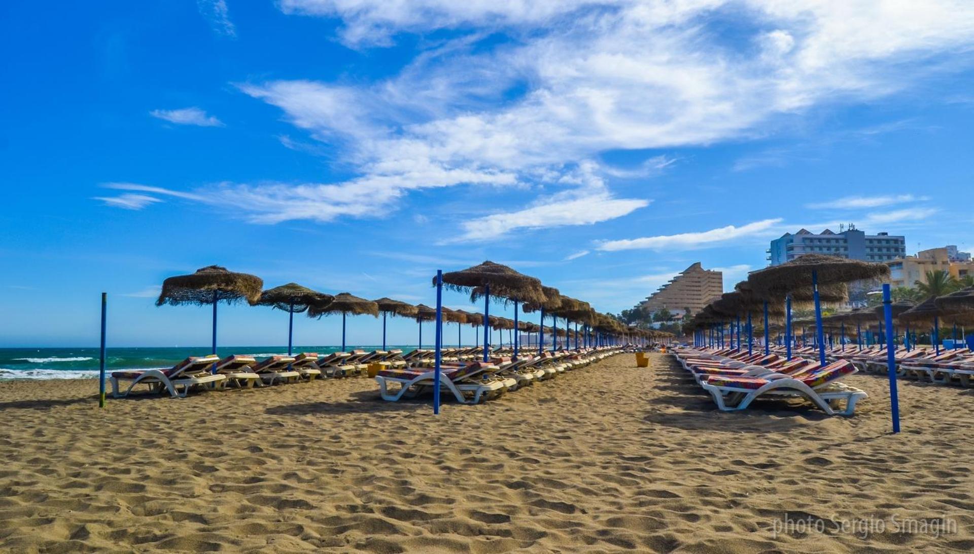 Benalbeach 1010 - Vista Al Mar - Piscina Todo El Ano - Primera Linea De Playa ベナルマデナ エクステリア 写真